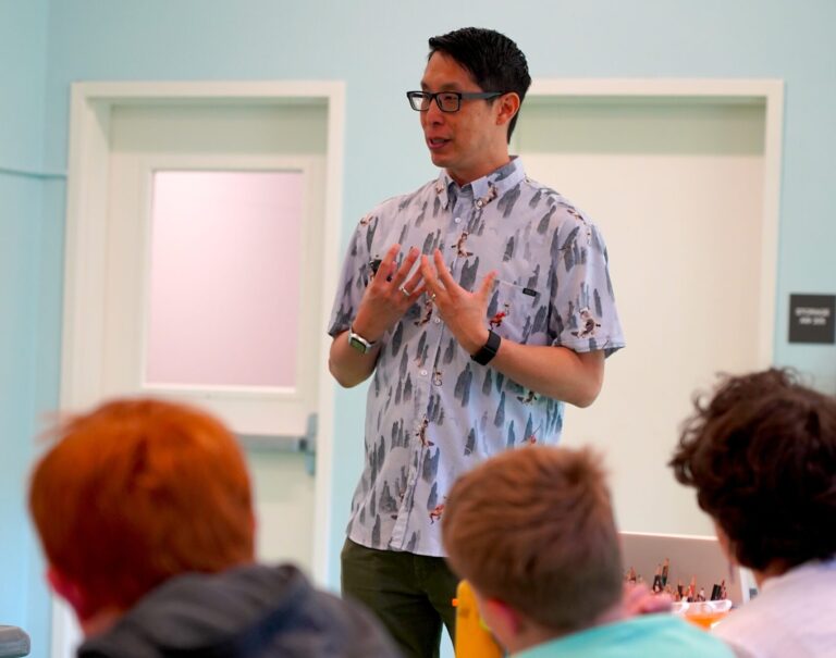 Graphic novelist Gene Luen Yang touts reading across divides